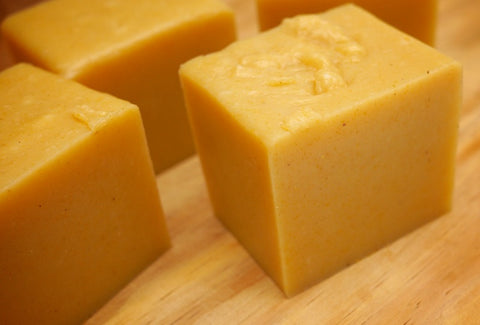 Sabonete glicerinado de Fubá com Mel 185g